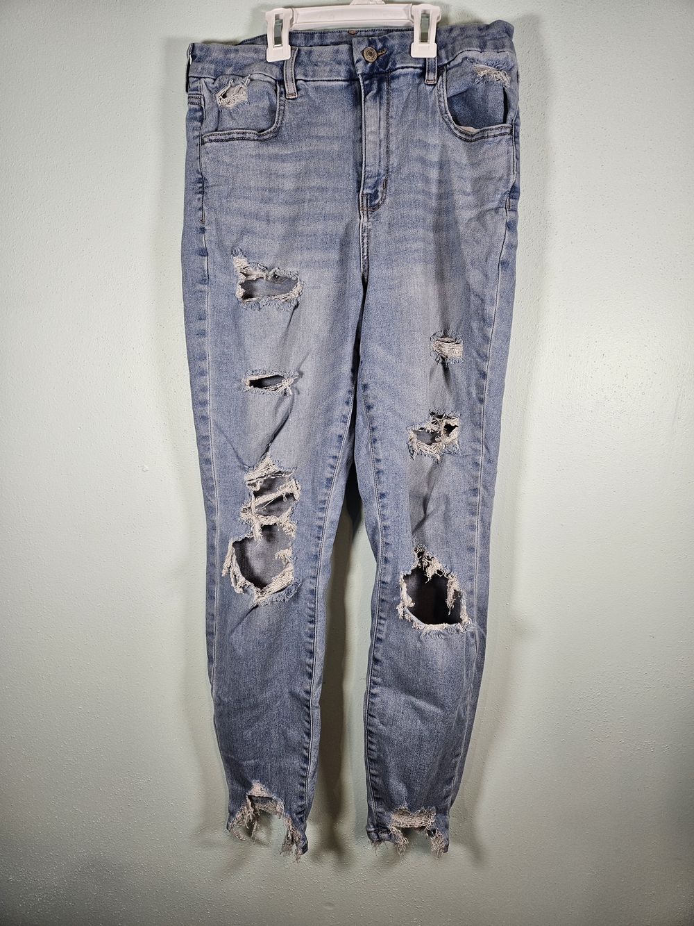 American Eagle Outfitters Light Wash Distressed Straight Leg Jeans